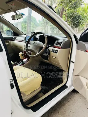 টয়োটা করোল্লা ২০০৫ সিলভার