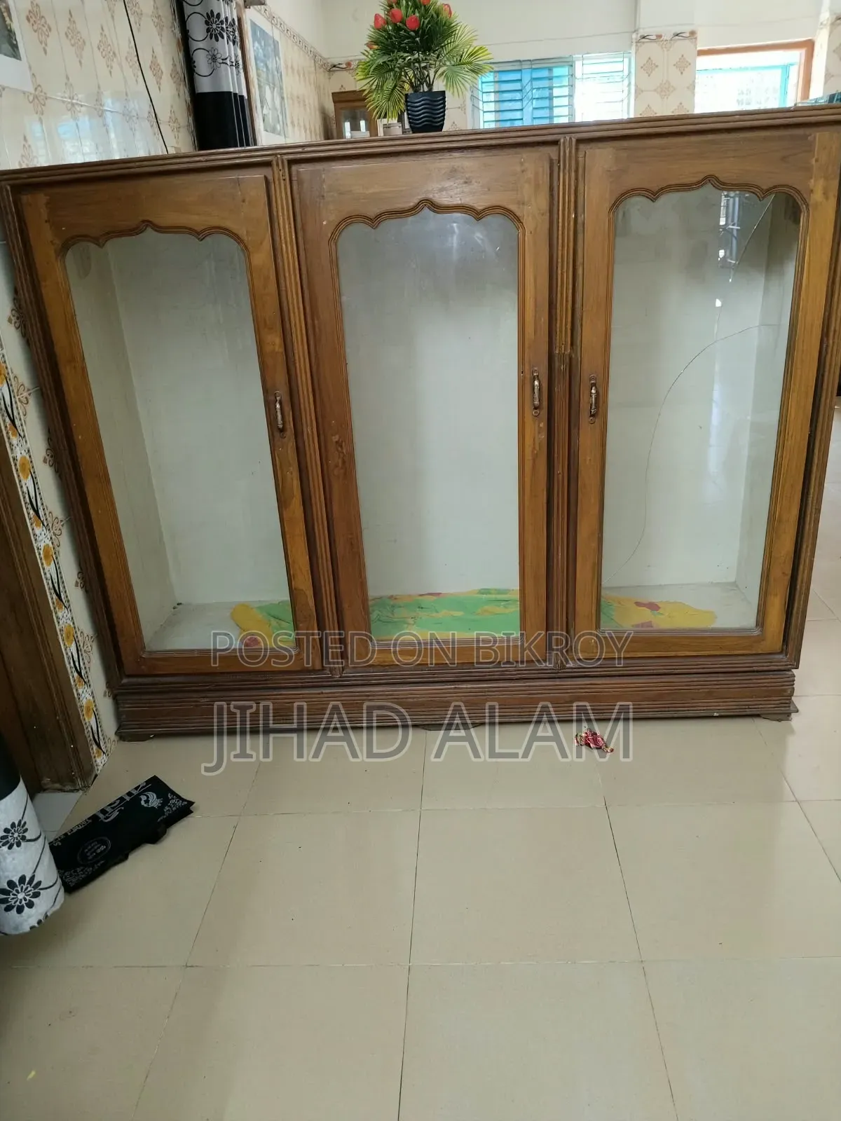 ফার্নিচার বিক্রির জন্য