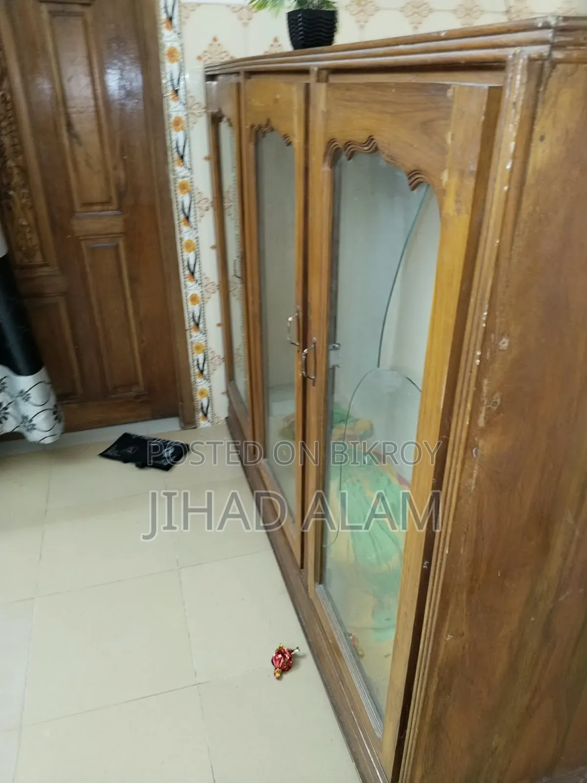 ফার্নিচার বিক্রির জন্য