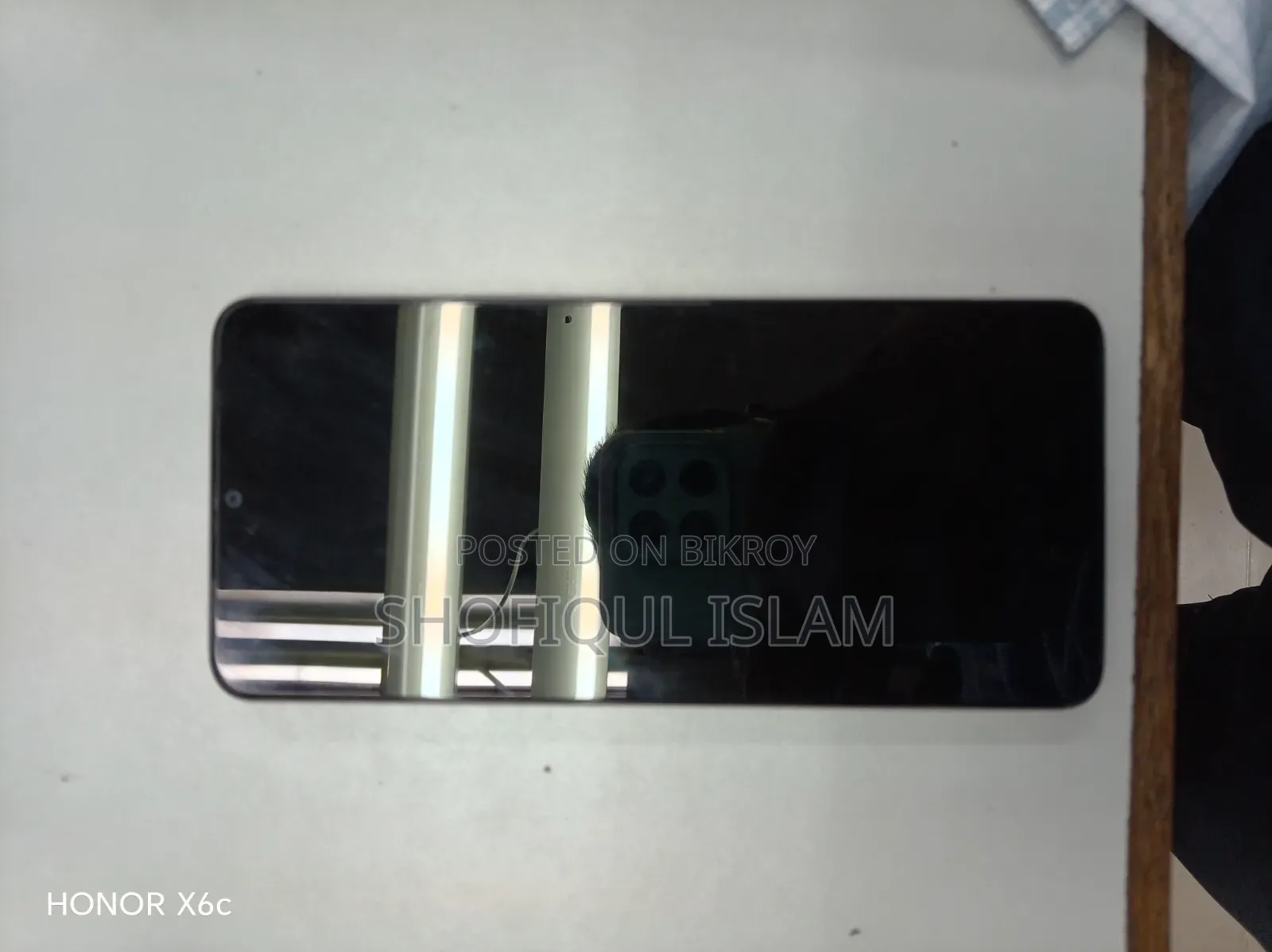 Vivo Y04 64 GB Gold
