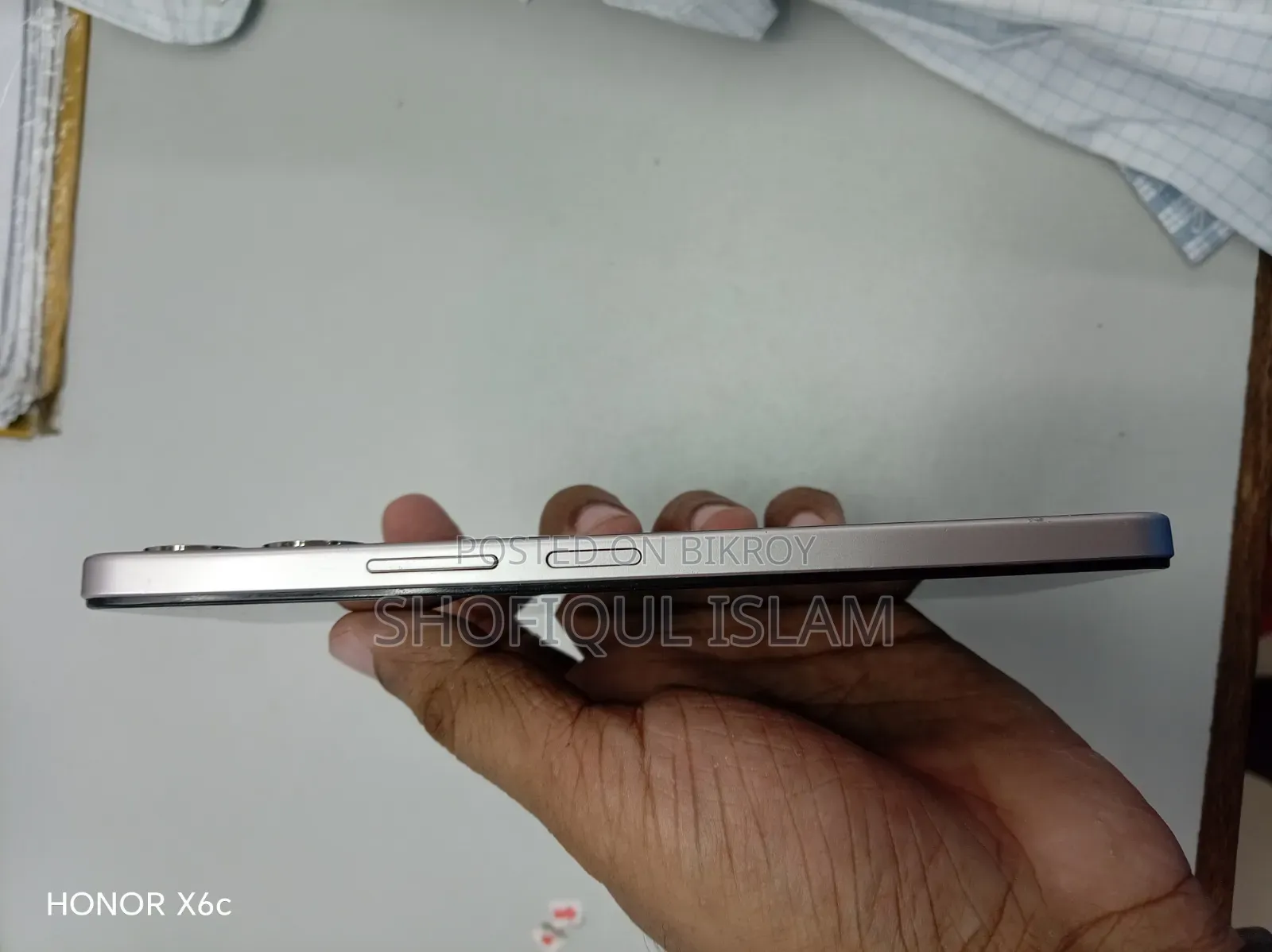 Vivo Y04 64 GB Gold