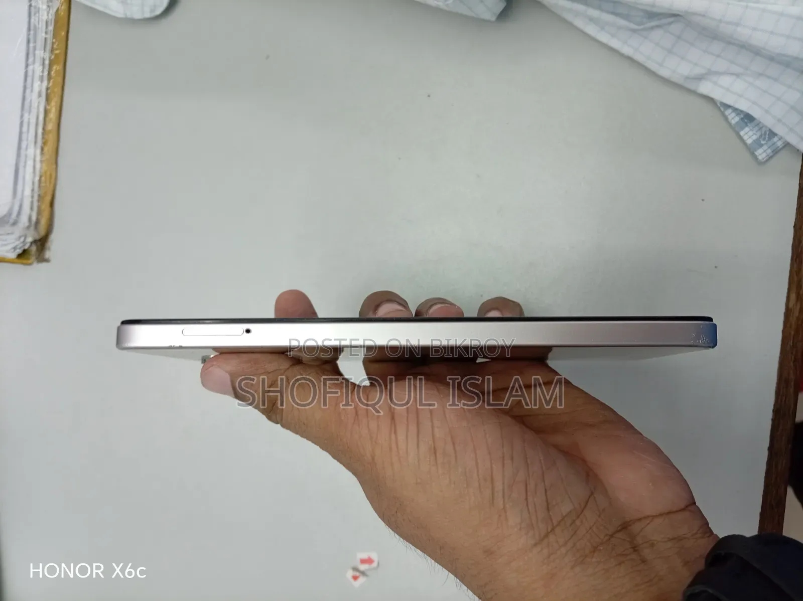 Vivo Y04 64 GB Gold