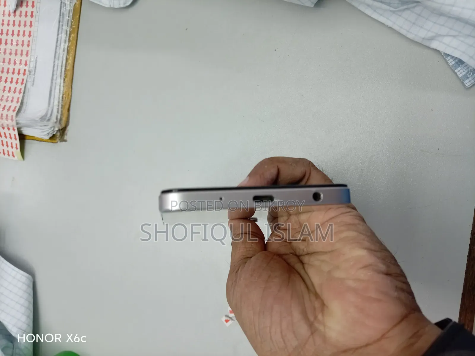Vivo Y04 64 GB Gold