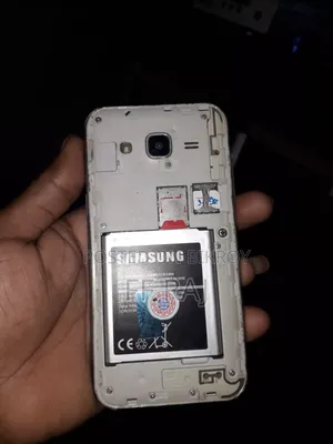 Samsung Galaxy J2 8 GB Gold