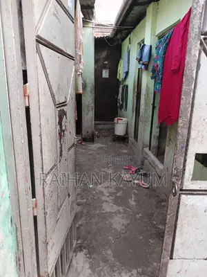 খিলগাঁও এ বিক্রয়ের জন্য আসবাবপত্রসহ ১০ বেডরুমের বাড়ি