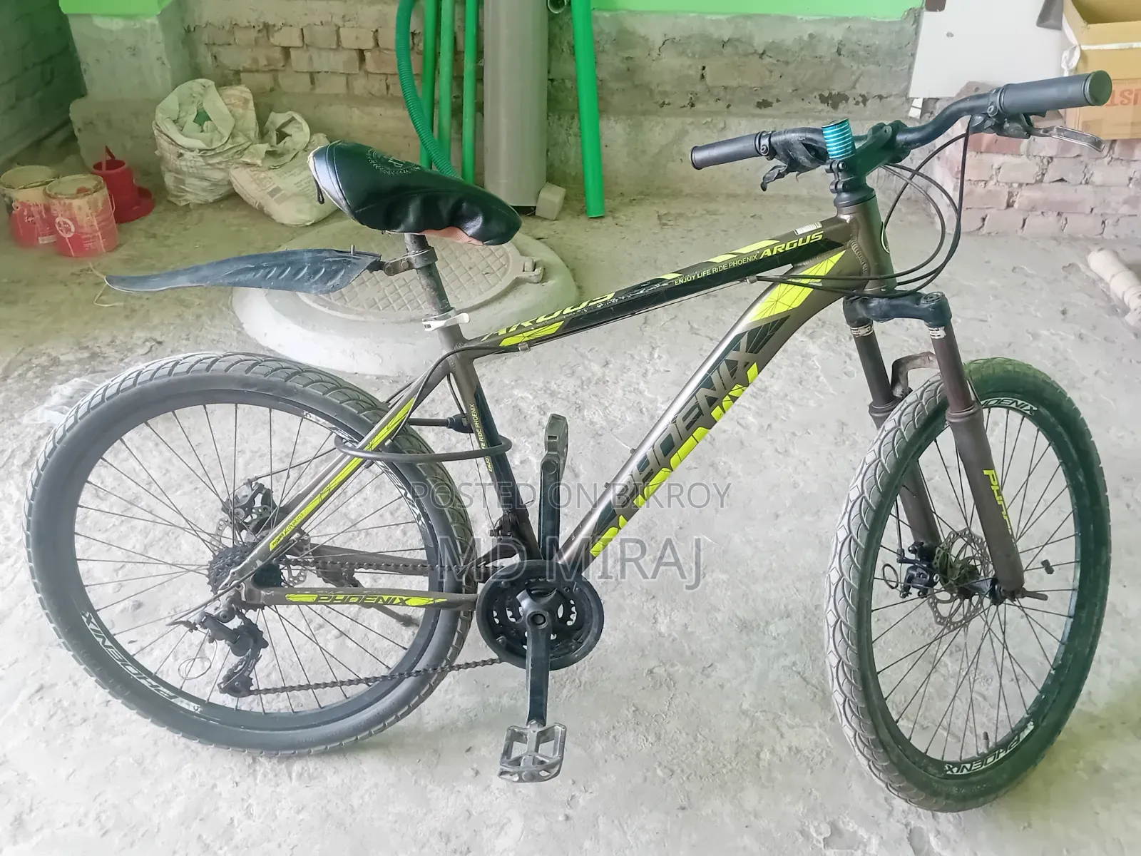 সাইকেল সাইকেলের বডি অ্যালুমিনিয়ামের, আশা করি যে