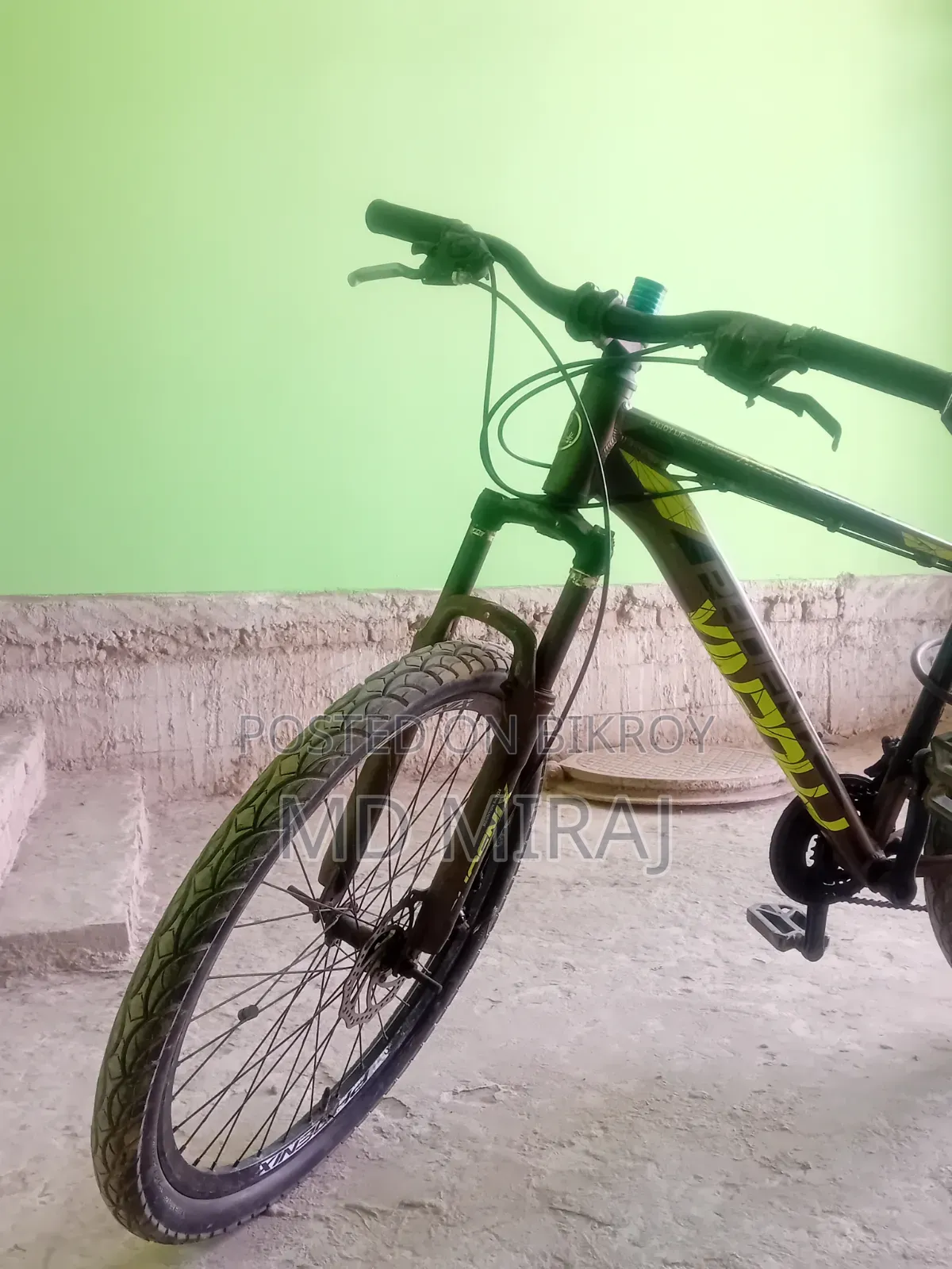 সাইকেল সাইকেলের বডি অ্যালুমিনিয়ামের, আশা করি যে