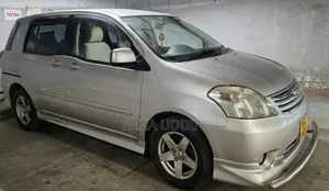 Toyota Raum 1.5 Four-Wheel Drive 2003 Silver