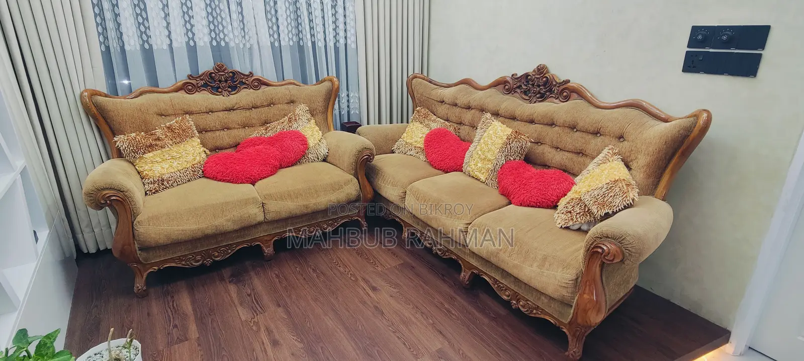 ব্যবহৃত সোফা সেট ও সেন্টার টেবিল বিক্রি হবে