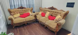 ব্যবহৃত সোফা সেট ও সেন্টার টেবিল বিক্রি হবে