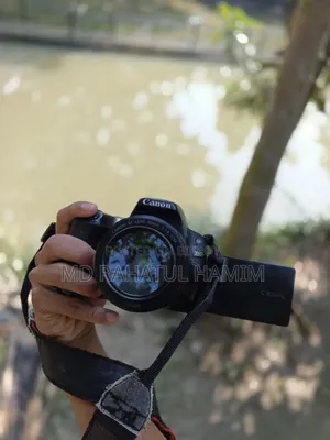 ক্যানন ইওএস ২০০ডি ডিএসএলআর