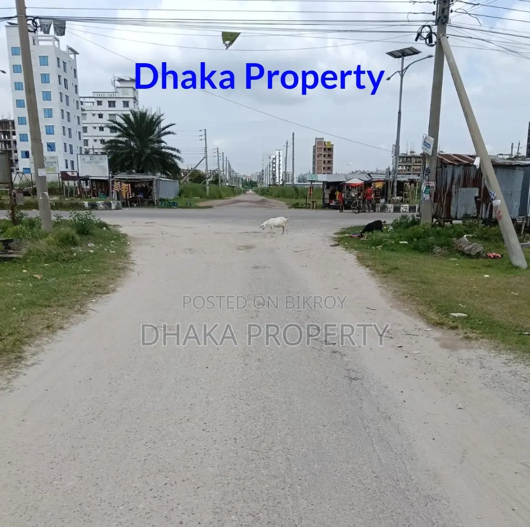 Close to 6 Avenue 3 Katha North at Sector-17/A