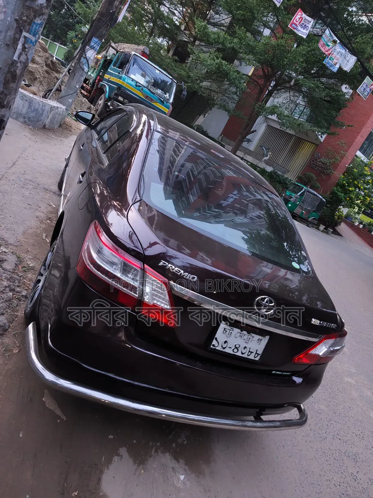 টয়োটা প্রিমিয়ো ২০১২ মেরুন