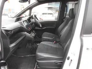 Toyota Noah 1.8 FWD Hybrid (7 seater) 2021 Pearl