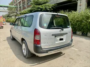 টয়োটা প্রবক্স ১.৫ জিএল টু-হুইল ড্রাইভ ২০০৫ সিলভার