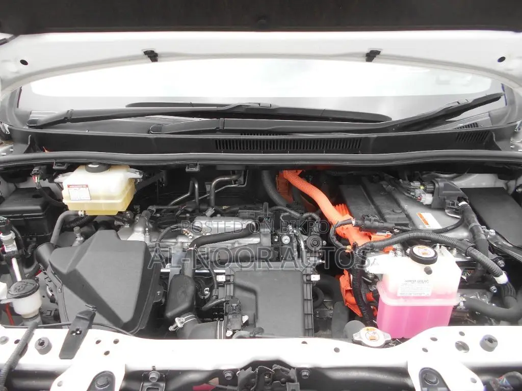 Toyota Noah 1.8 FWD Hybrid (7 seater) 2021 Pearl