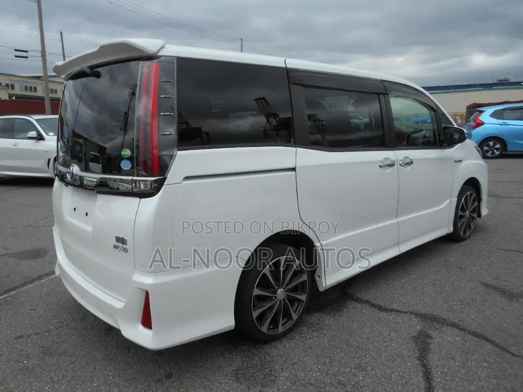 Toyota Noah 1.8 FWD Hybrid (7 seater) 2021 Pearl