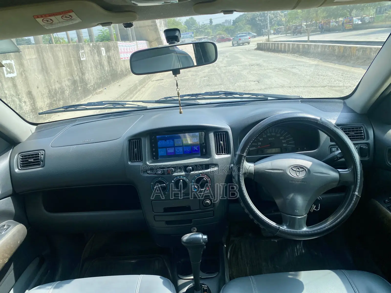 টয়োটা প্রবক্স ২০২৫ সিলভার