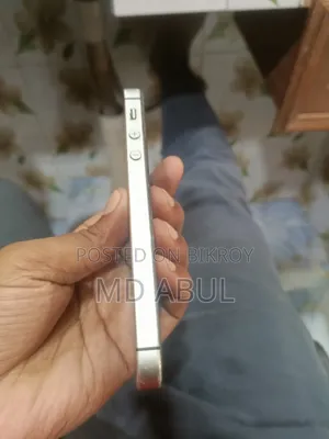 অ্যাপল আইফোন ৫এস ৩২ জিবি হোয়াইট