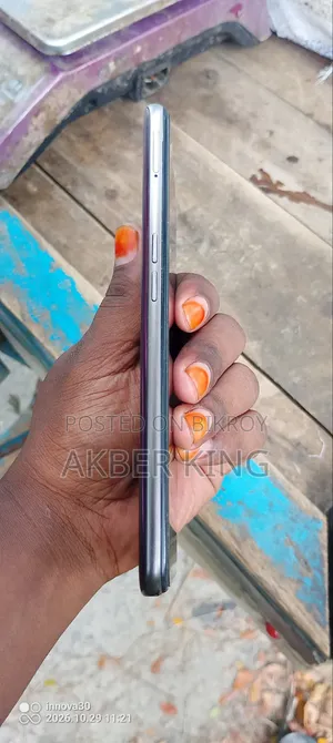 Realme V11s 5G 128 GB Black
