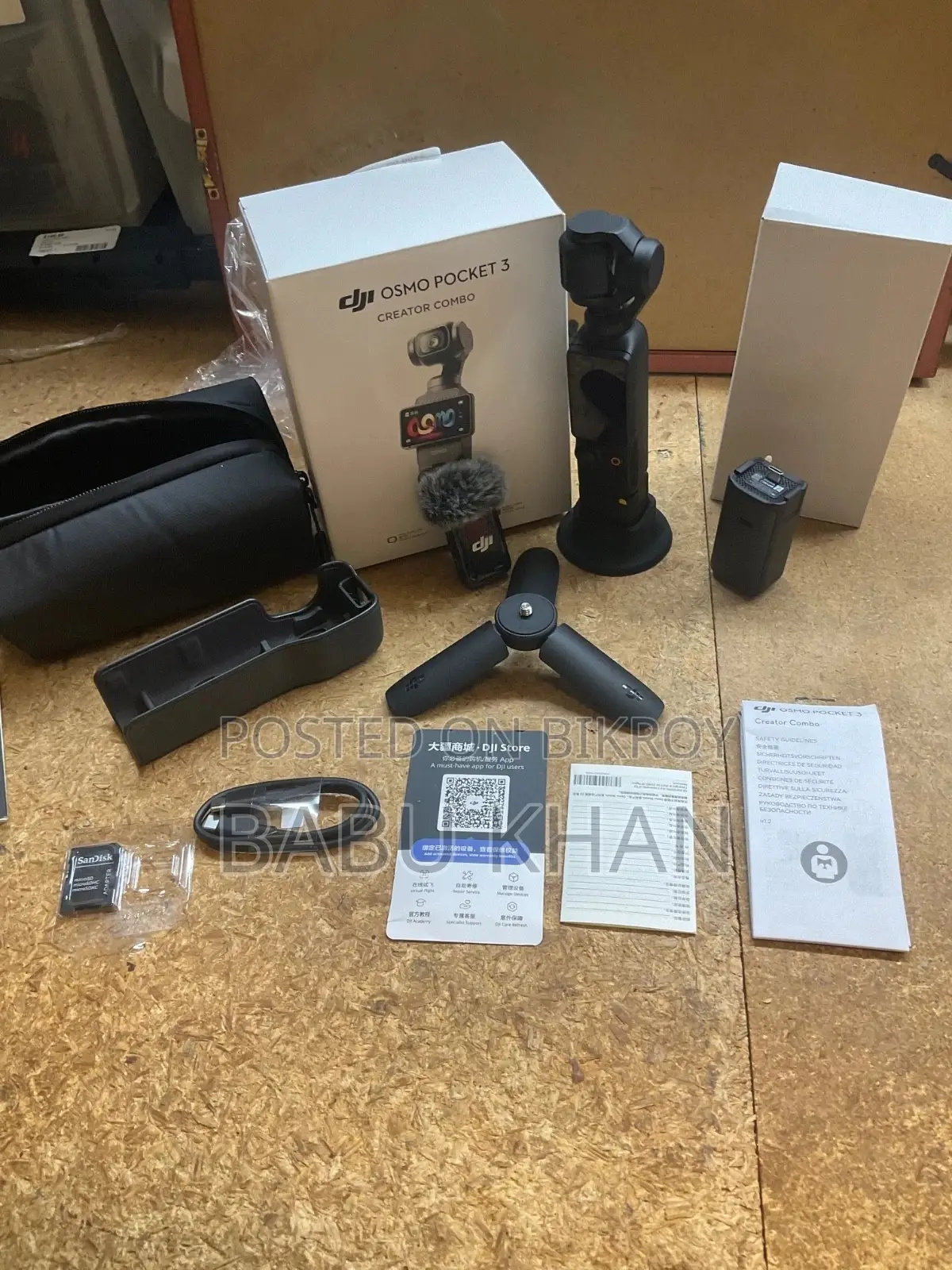 DJI Osmo Pocket 3 Creator Combo Camera