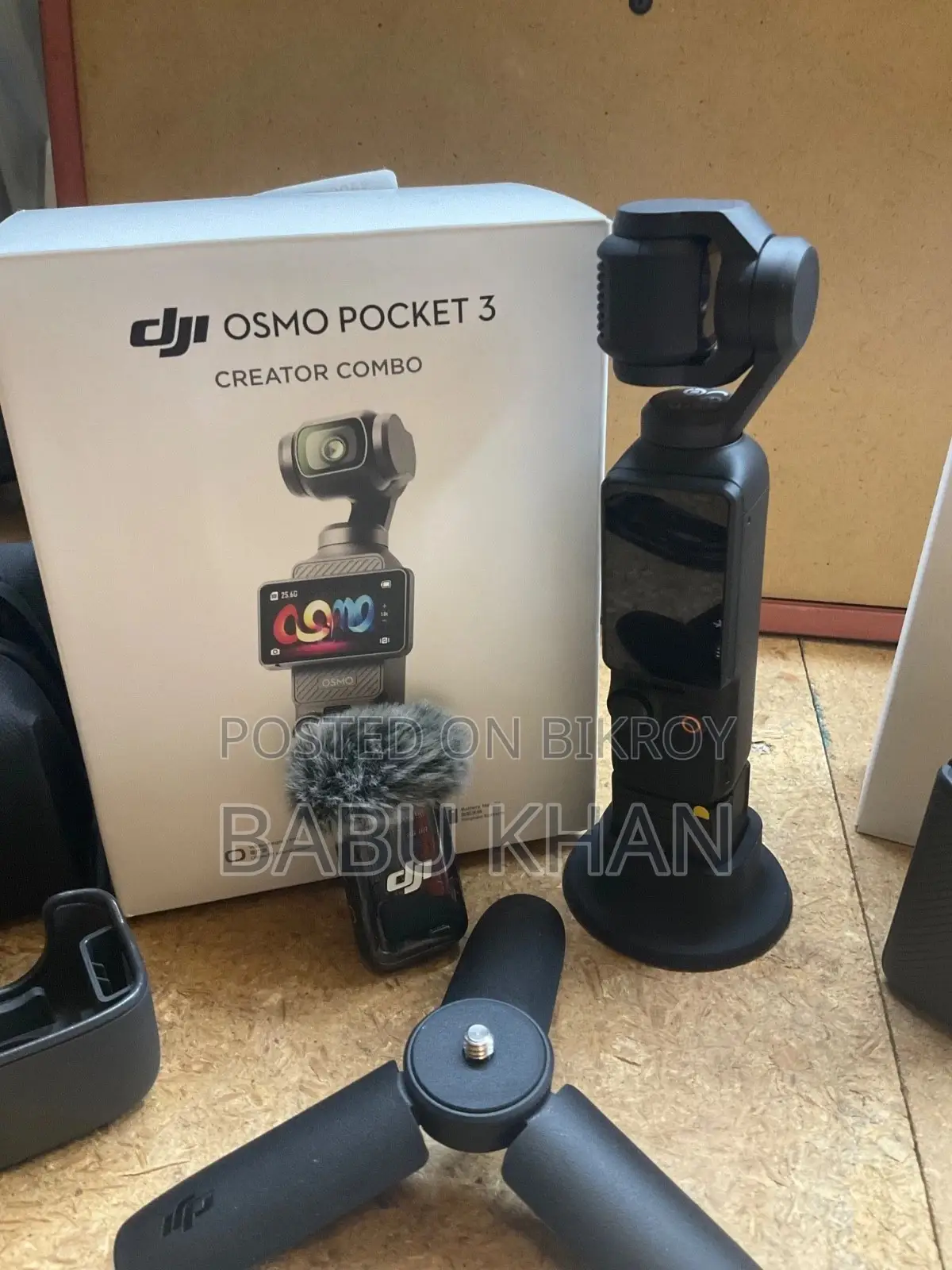 DJI Osmo Pocket 3 Creator Combo Camera