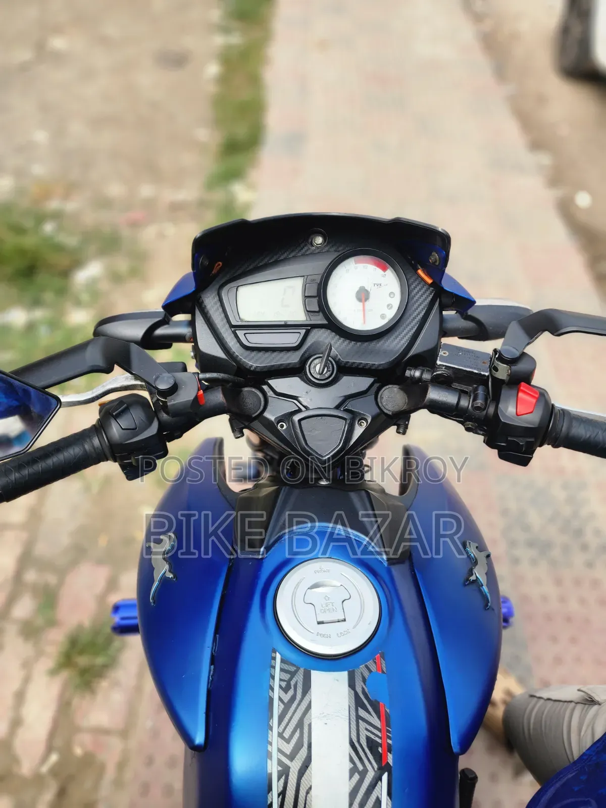 TVS Apache RTR 160 2V 2016 Blue