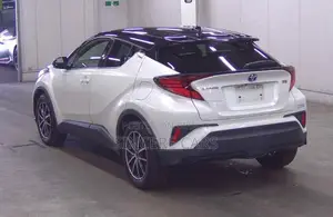 Toyota C-HR 2021 Pearl