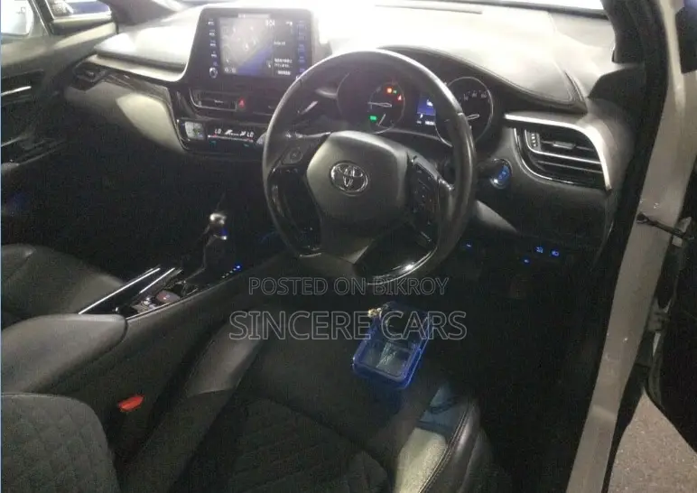 Toyota C-HR 2021 Pearl