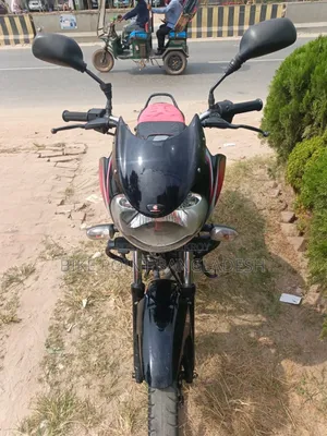 বাজাজ ডিসকভার ১০০ ২০১৭ লাল