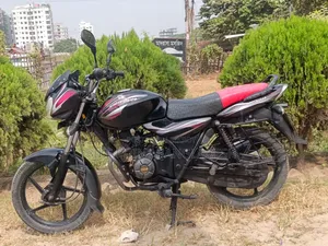 বাজাজ ডিসকভার ১০০ ২০১৭ লাল