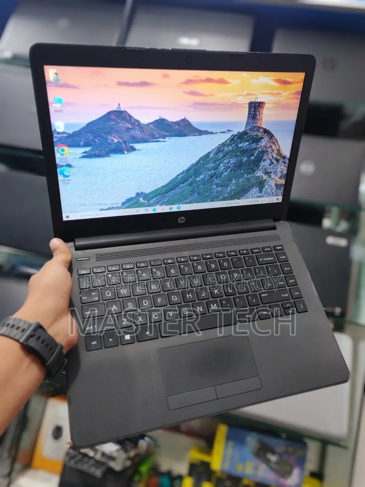 Laptop HP 250 G7 4GB Intel Celeron HDD+SSD 640GB
