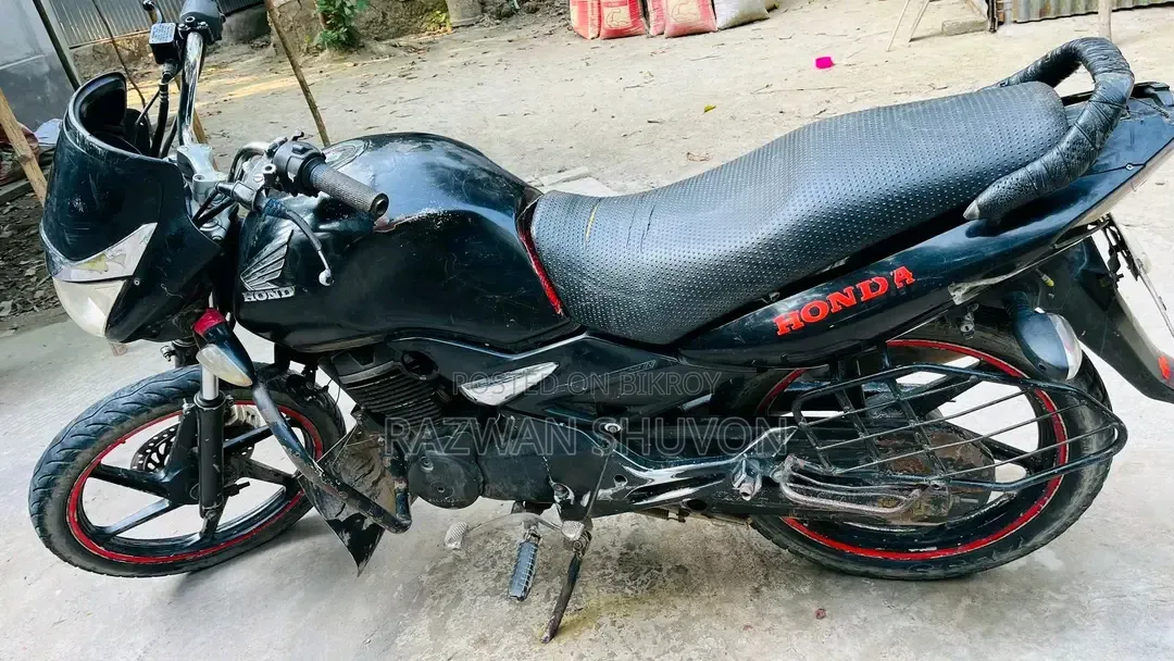 হোন্ডা ইউনিকর্ন ২০১১ ব্ল্যাক