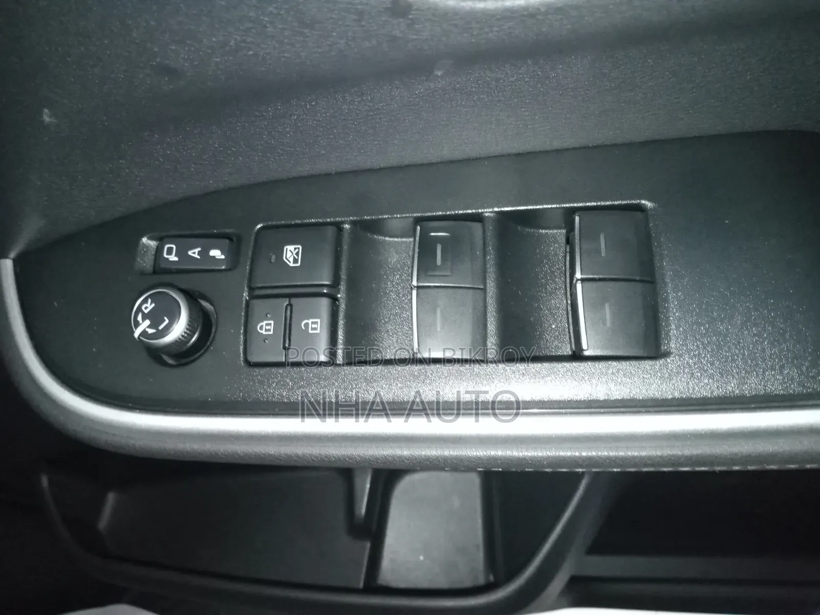 Toyota Noah 2022 Red