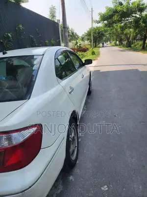 টয়োটা প্রমিও ২০০৪ পার্ল