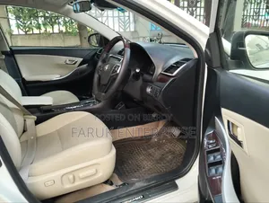 টয়োটা প্রিমিও ২০১৭ পার্ল