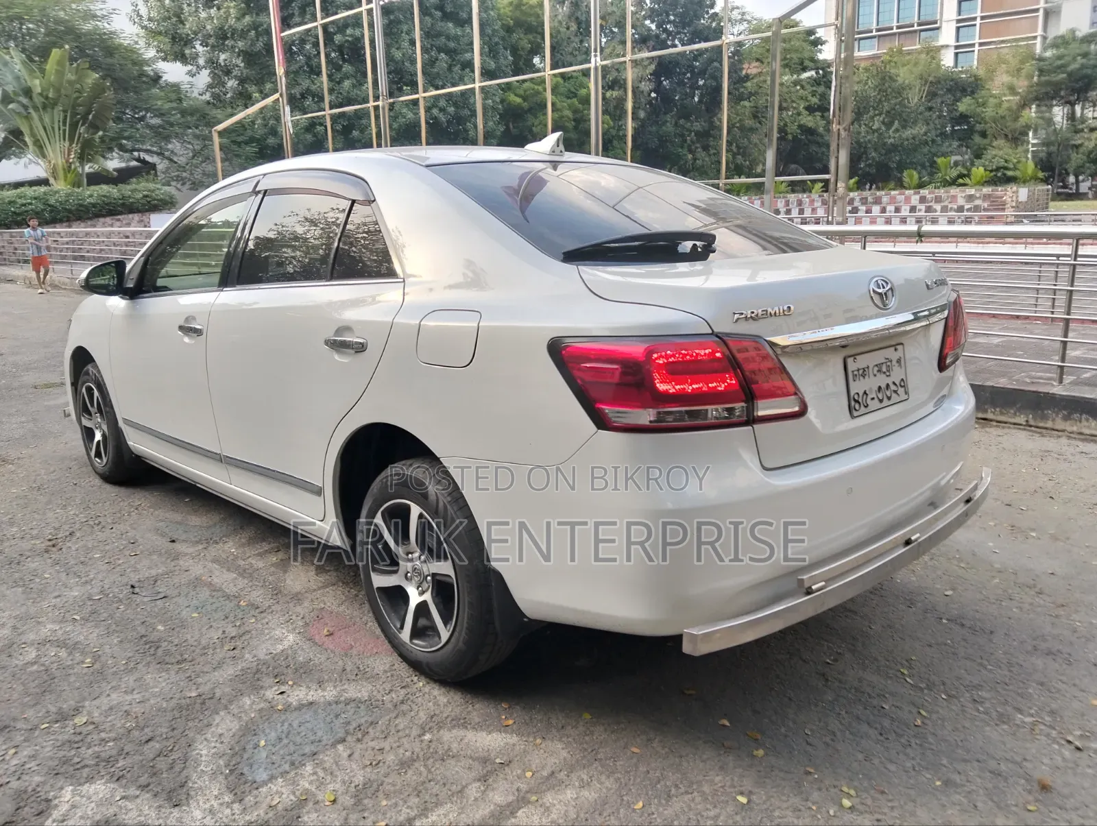 টয়োটা প্রিমিও ২০১৭ পার্ল