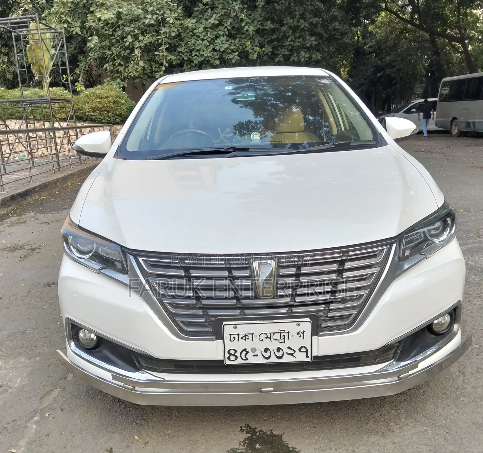 টয়োটা প্রিমিও ২০১৭ পার্ল