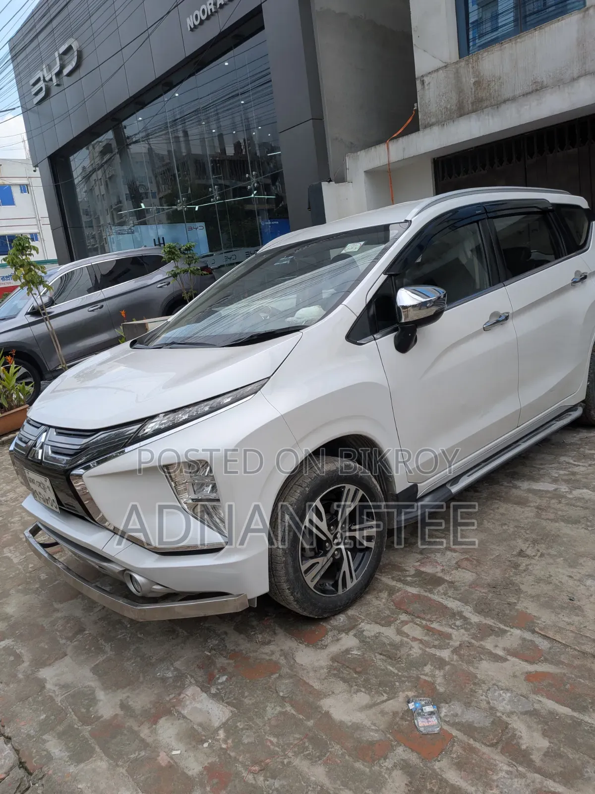মিতসুবিশি এক্সপ্যান্ডার জি ২০২২ সাদা