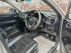 টয়োটা এক্সিও ২০১৫ রূপালী