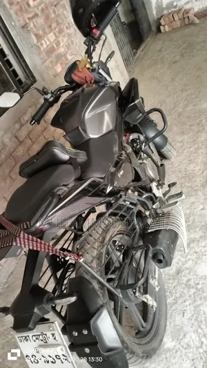হিরো এক্সট্রিম ১২৫আর ২০২৫ ব্ল্যাক