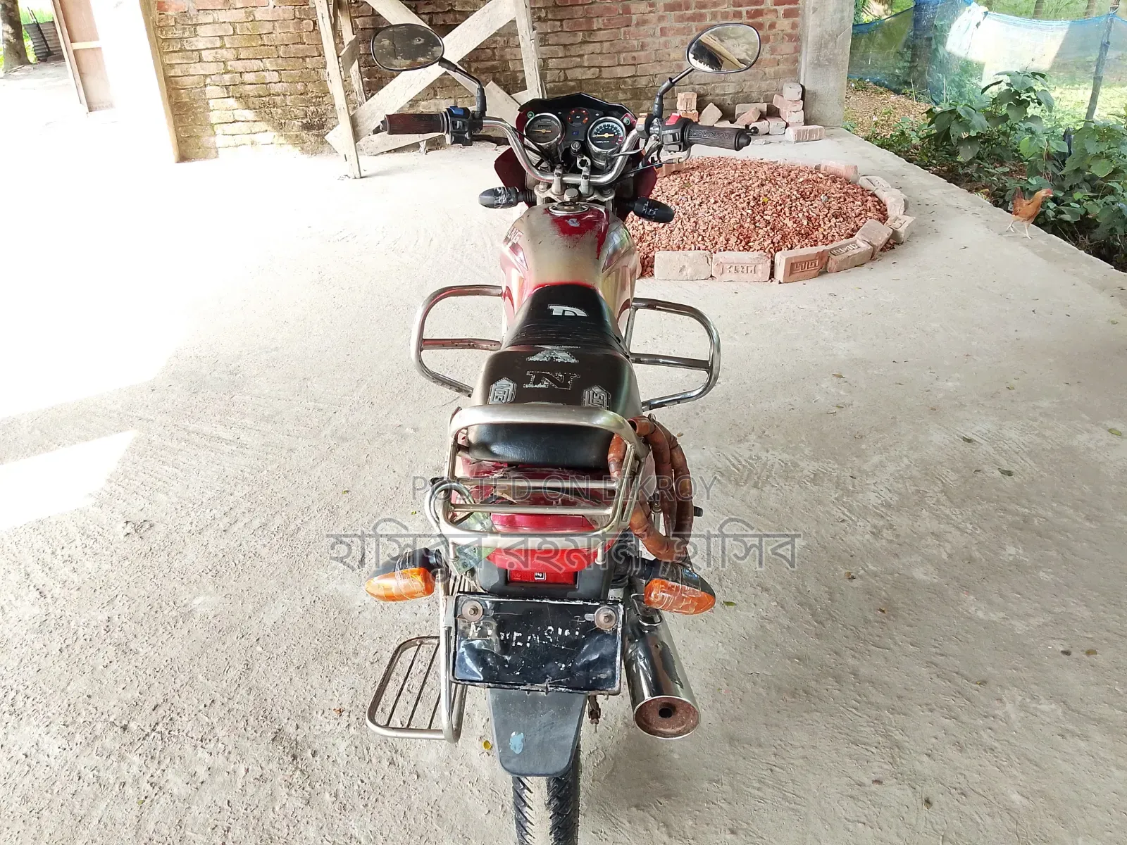 দায়াং ডিওয়াই১০০-এ ২০০৯ লাল
