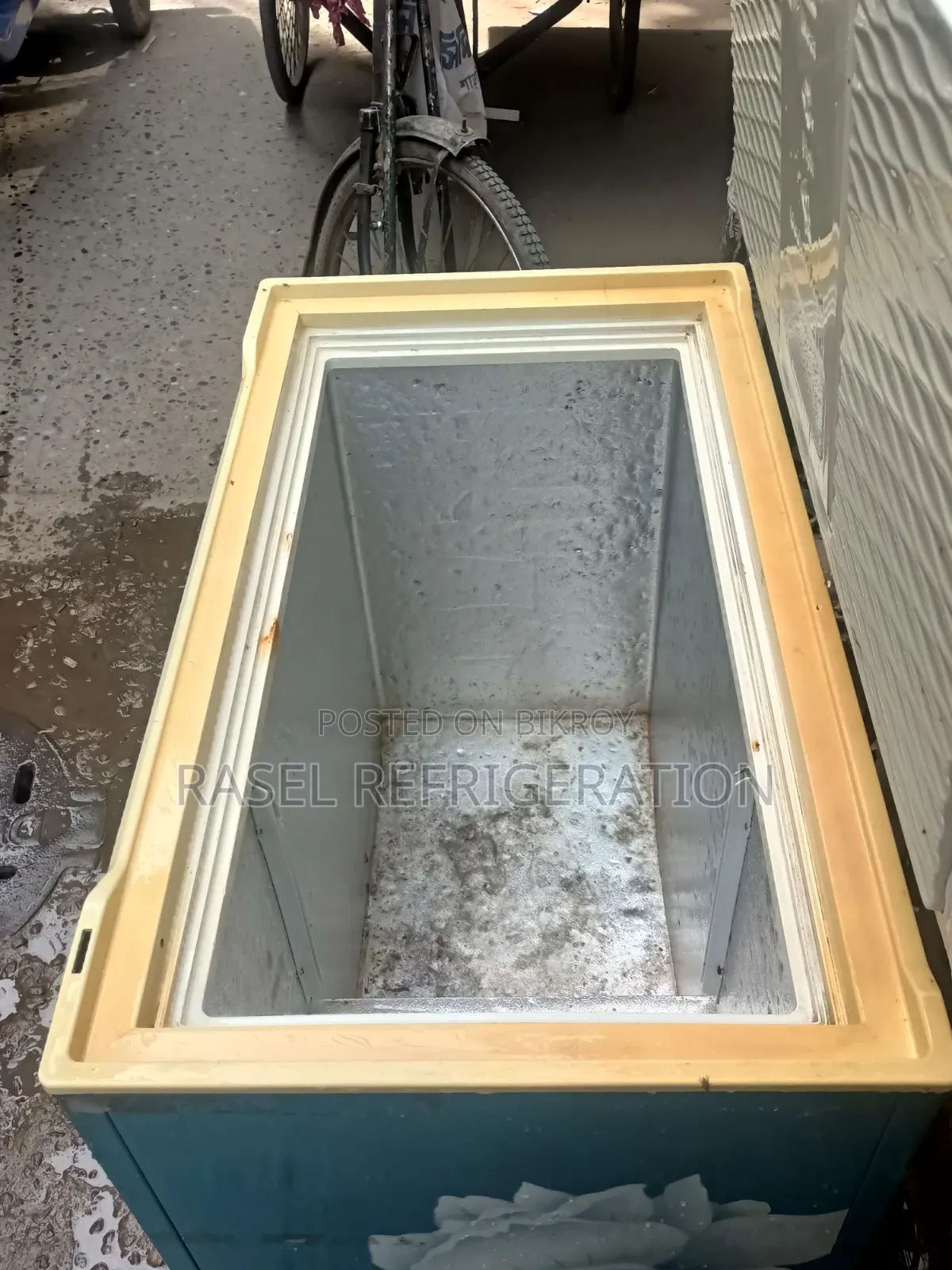 220 লিটার রানিং Konka ফিরিজ বিক্রি করা হবে।