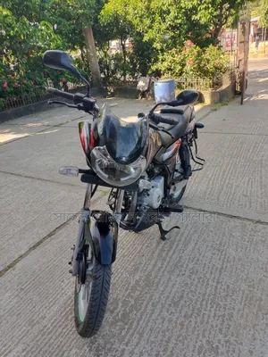 বাজাজ ডিসকভার ১২৫ ২০১৭ কালো
