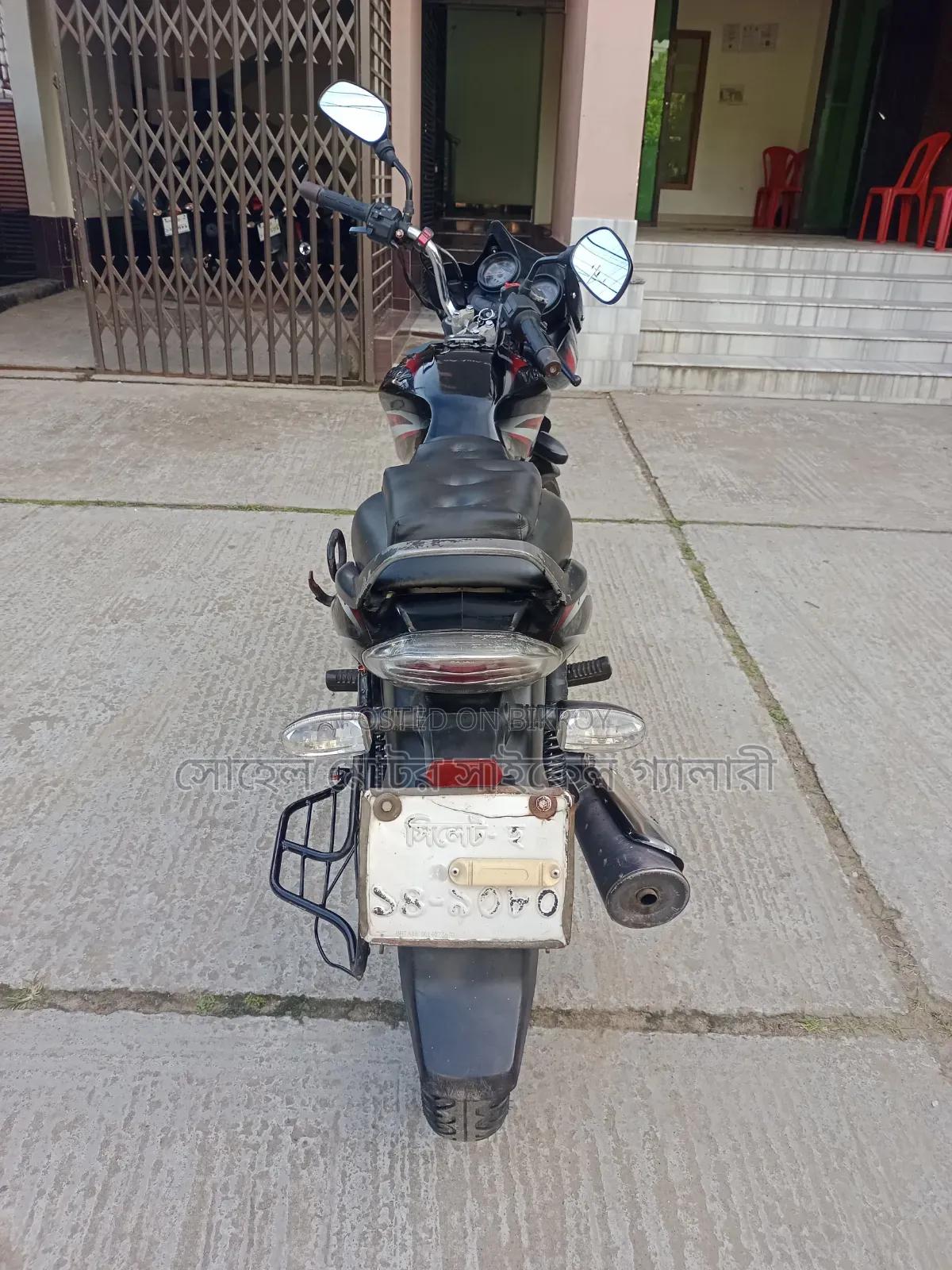 বাজাজ ডিসকভার ১২৫ ২০১৭ কালো