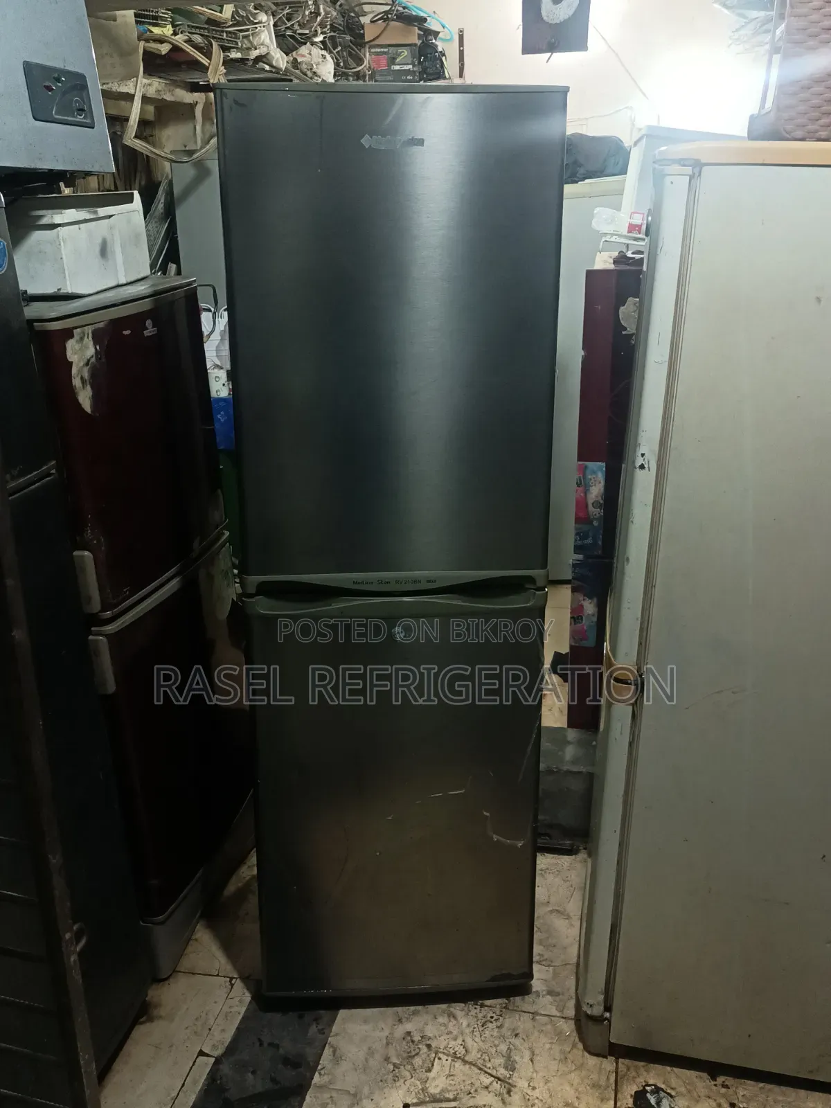 300 লিটার LG ফিরিজ বিক্রি করা হবে।