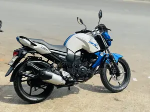 Yamaha FZ 2015 সাদা