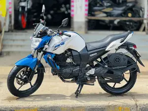 Yamaha FZ 2015 সাদা