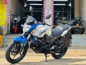 Yamaha FZ 2015 সাদা