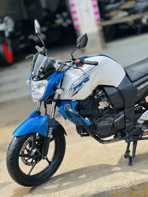 Yamaha FZ 2015 সাদা